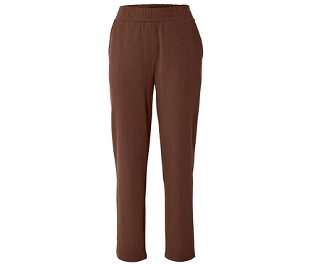 Braune, lange Jogginghose mit Gummibund und Taschen seitlich.