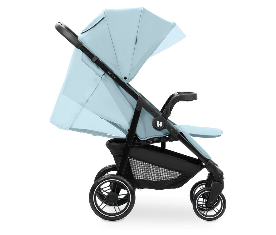 Hellblauer hauck Buggy »Shop N Care« mit schwarzem Gestell, Rädern und Ablagekorb, auf weißem Hintergrund.