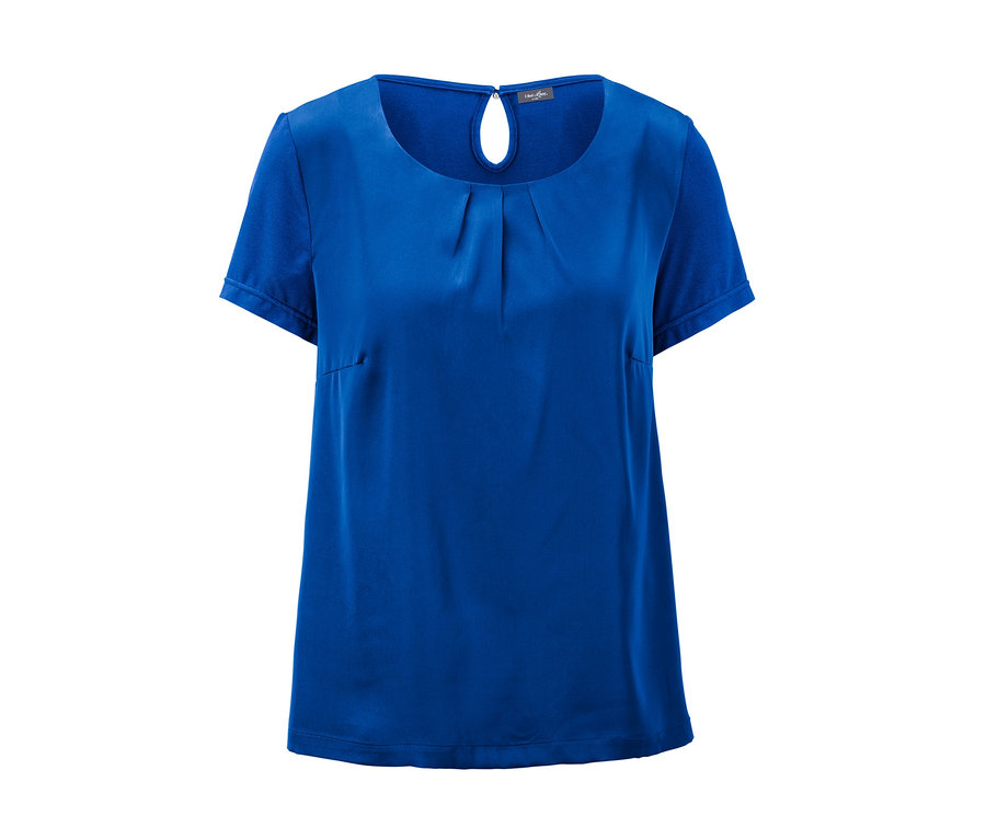 Eine blaue Bluse mit kurzen Ärmeln.