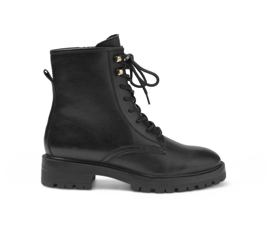 Schwarzer Leder-Boot mit Schnürung.
