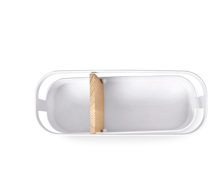 Weißer Utensilienständer mit einer Holztrennwand in der Mitte.