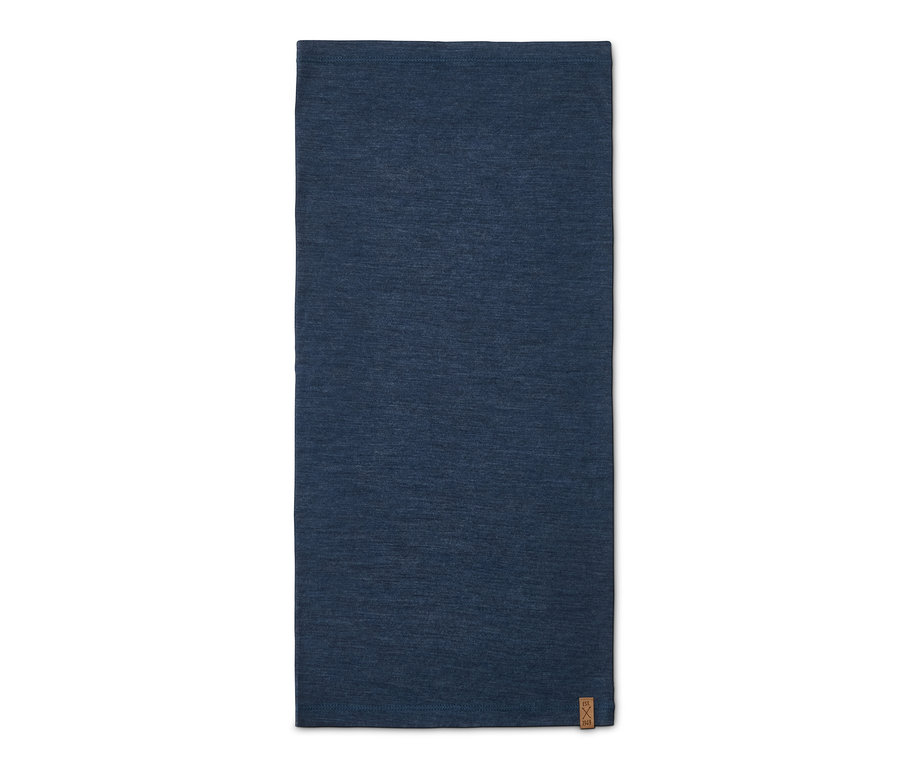 Ein marineblaues Multifunktionstuch aus Merinowolle.