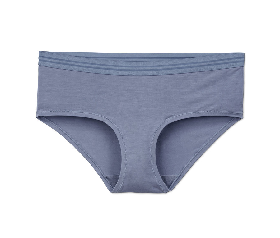 Eine einzelne blaue 2 Pantys auf einem weißen Hintergrund.