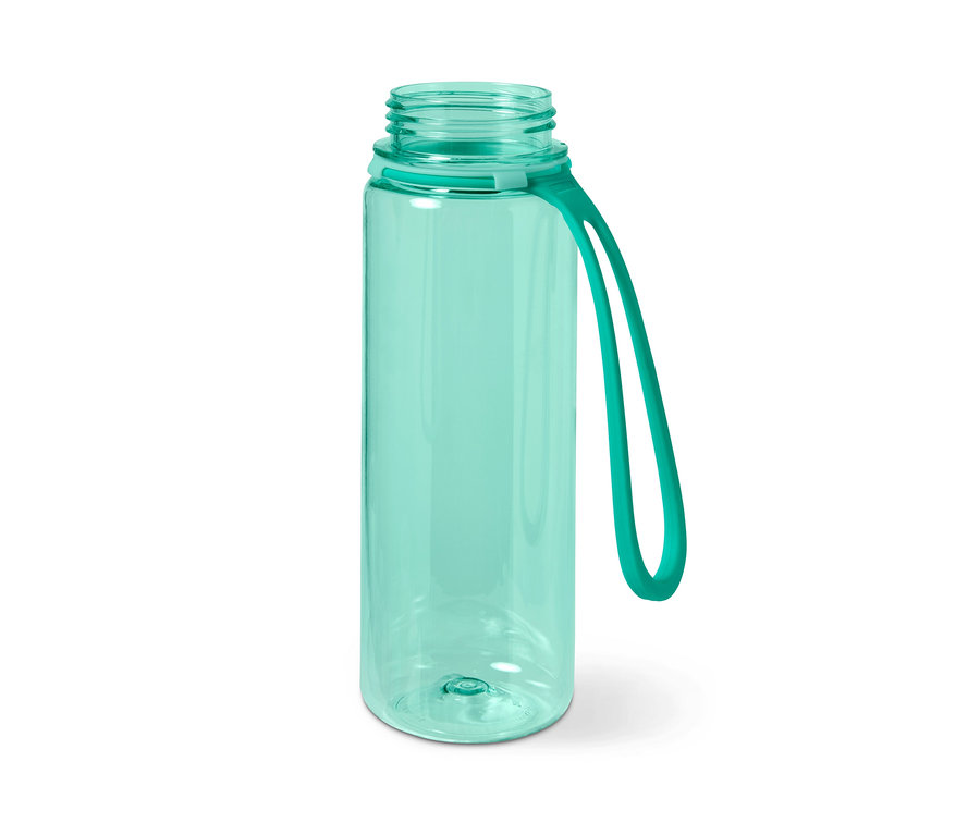 Eine durchsichtige Trinkflasche mit einem türkisfarbenen Halter.