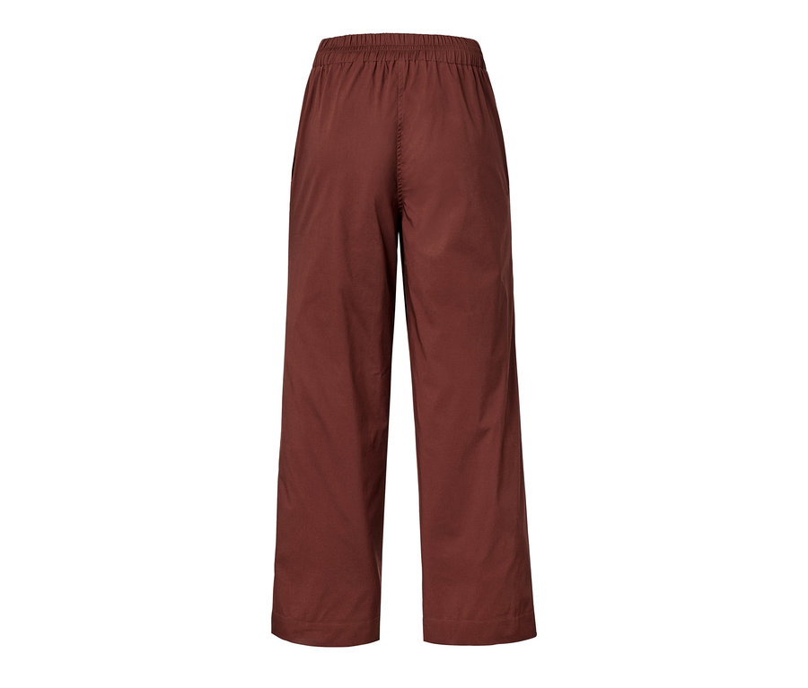 Rückansicht der Popeline-Hose in Terrakotta.