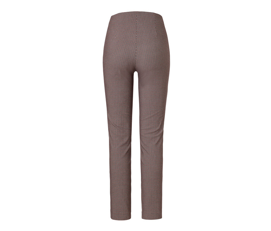 Detail einer karierten Stretchhose.