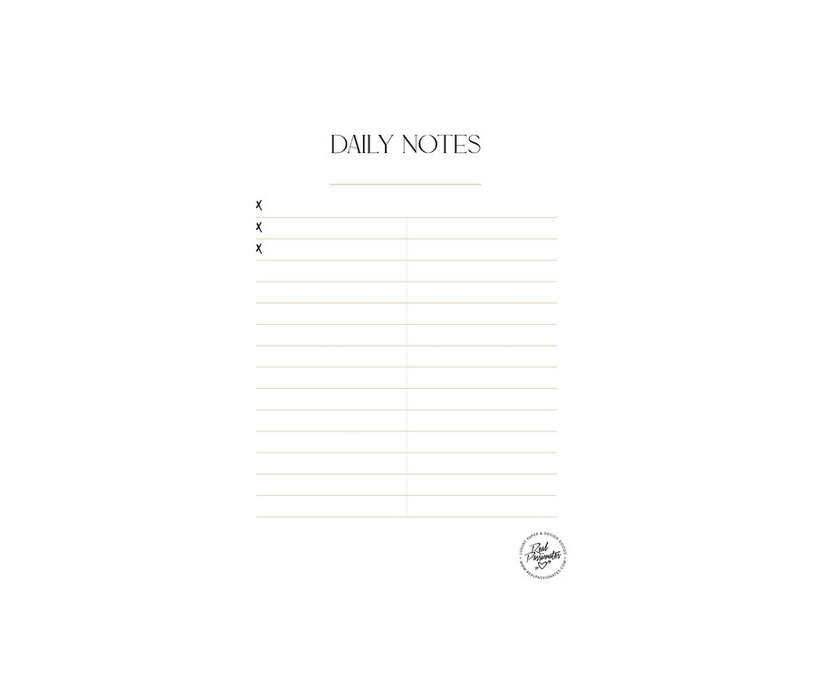 Ein weißer Notizblock mit der Aufschrift 'Daily Notes' und Linien.