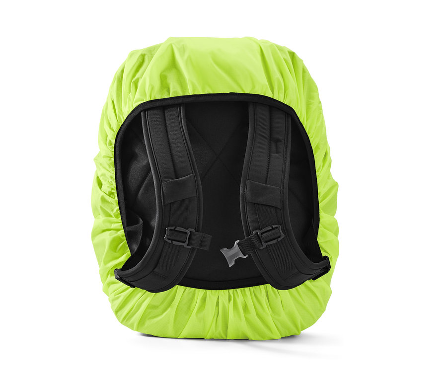 Ein Rucksack mit einer Rucksack-Regenschutzhülle.