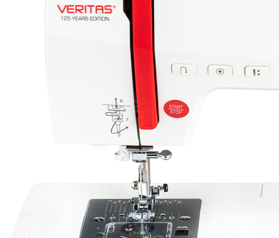 Detailansicht der Veritas Computer-Nähmaschine »CLAIRE«.