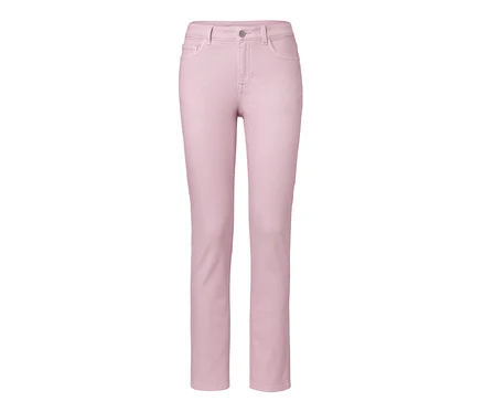 Rosafarbene Jeans – Fit »Emma« auf weißem Hintergrund.
