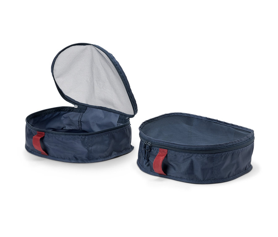 Zwei blaue Rucksack-Organizer, einer offen und einer geschlossen.