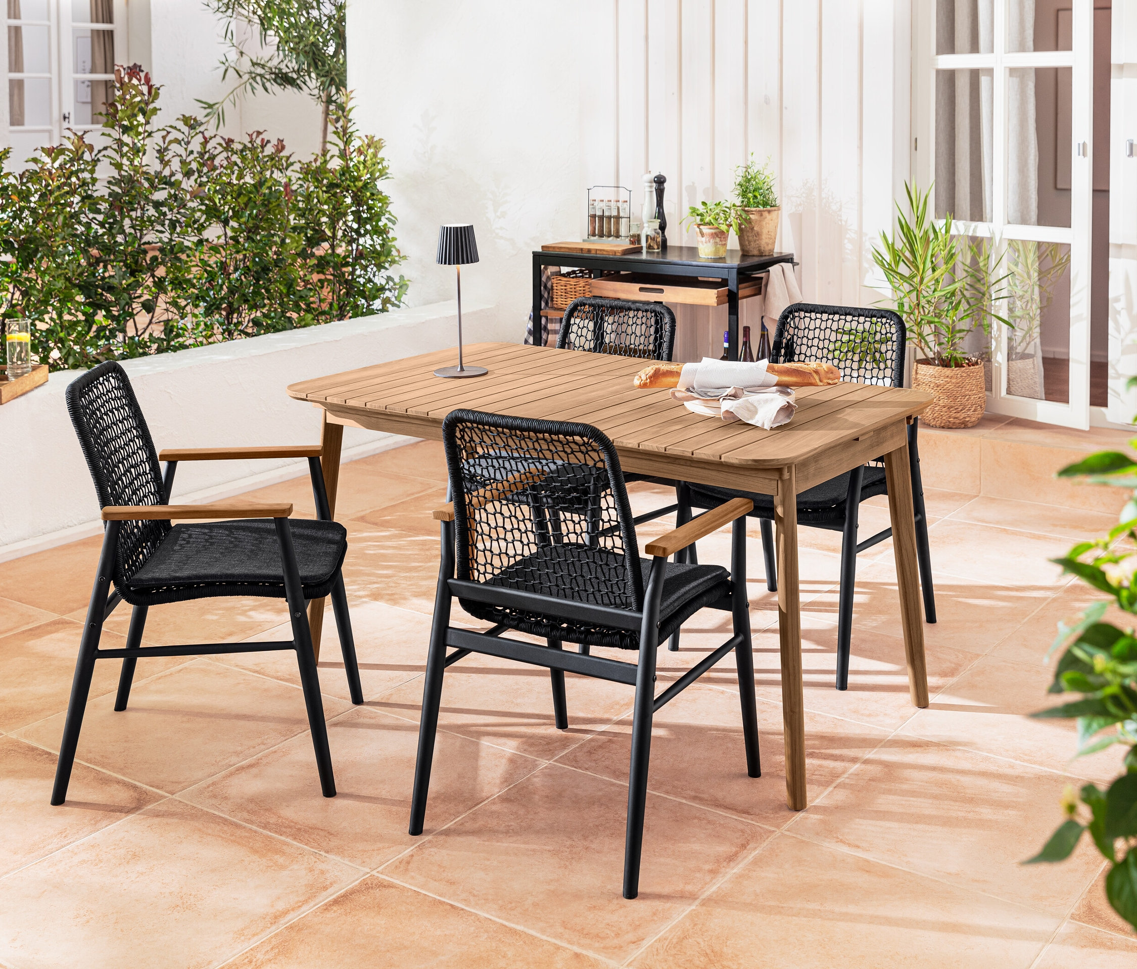 Thumbnail - Tchibo - Dining-Stuhl mit Teak-Armlehnen und Textilgeflecht - 59x64x88cm - anthrazit - Aluminium / Holz / Polyester