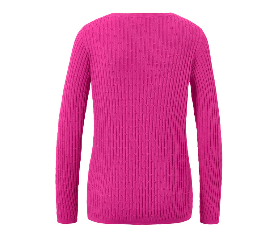 Detailansicht von hinten auf einen pinken Zopfstrickpullover.