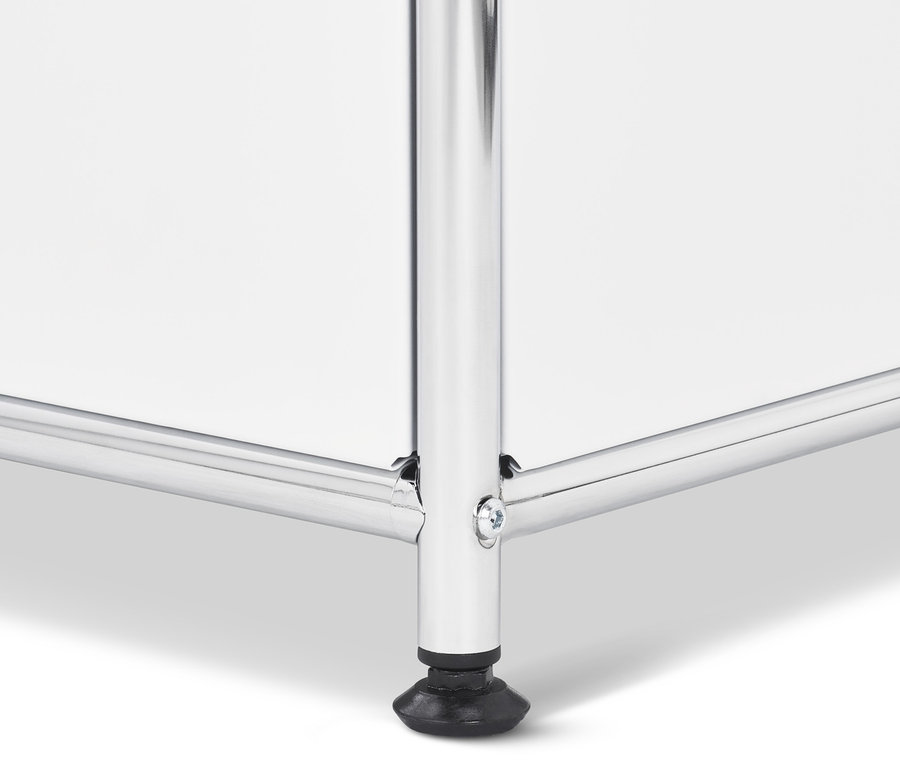 Detail der Garderobe Metall »CN3« mit 2 Klappen und 2 Schubladen.