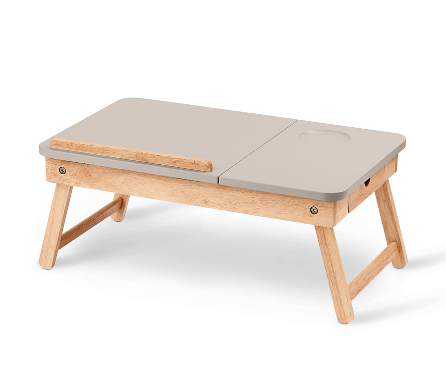 Grauer Betttisch mit Holzbeinen.