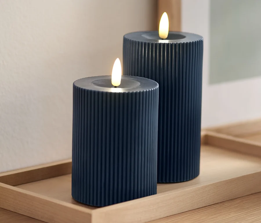 2 LED-Echtwachskerzen, blau