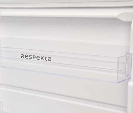 Innenansicht eines Respekta Einbaukühlschranks mit Gefrierfach »KS122.4«, E (von A bis G) mit einem durchsichtigen Fach.