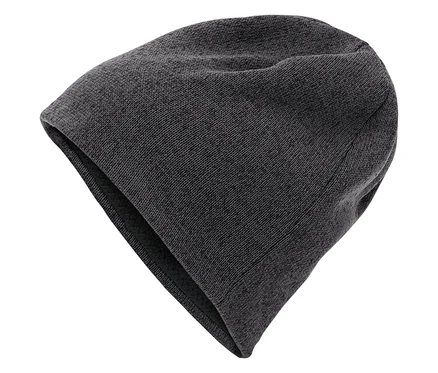 Graue Strickmütze.
