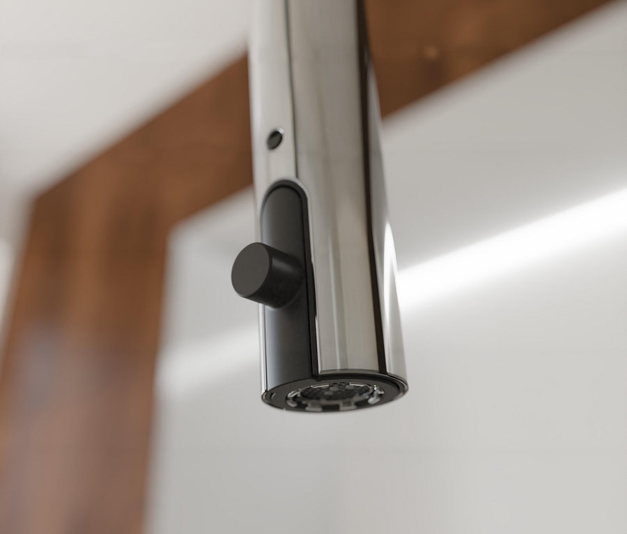 Detailaufnahme einer Chromwasserarmatur mit schwarzem Bedienknopf, die unterhalb einer Decke montiert ist.