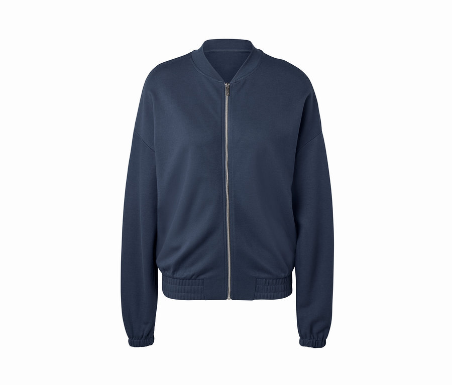 Marineblaue Sweatjacke mit Reißverschluss in der Mitte.