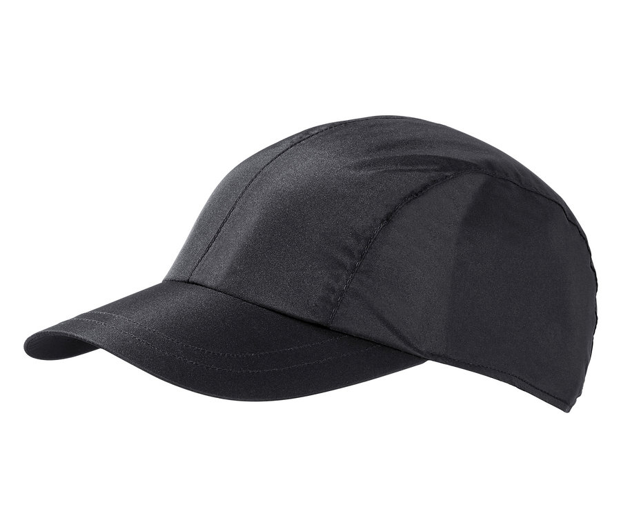 Eine schwarze Baseballkappe auf weißem Hintergrund.