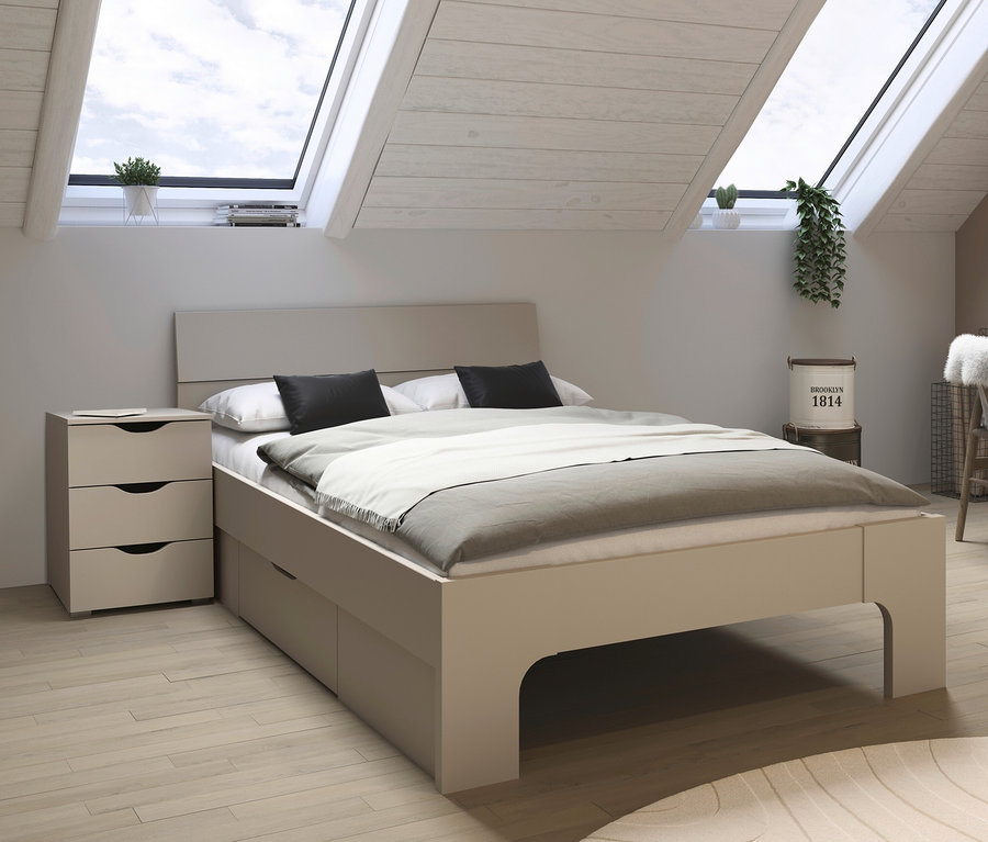 Beige/champagnerfarbenes rauch Set »Frieda« mit Bett, Nachttisch und Kleiderschrank.