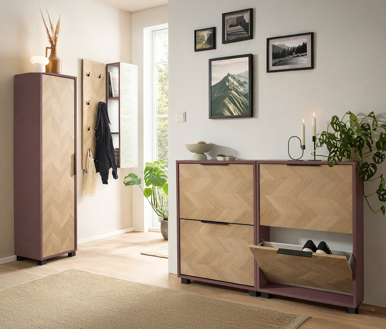 Flur mit Spiegelregal »Piazza« in Mauve und Schuhkipper »Piazza« mit 2 Klappen in Mauve und Fischgräten-Dekor.