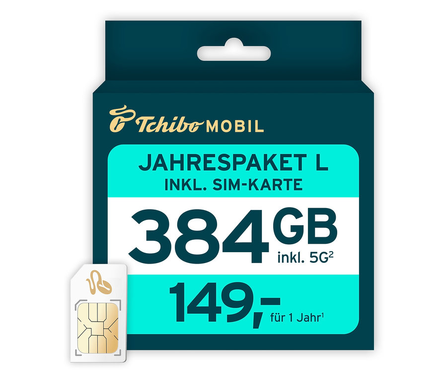 Verpackung des Jahrespaket L mit 216 GB von Tchibo Mobil, inklusive SIM-Karte. Daneben liegt eine SIM-Karte.