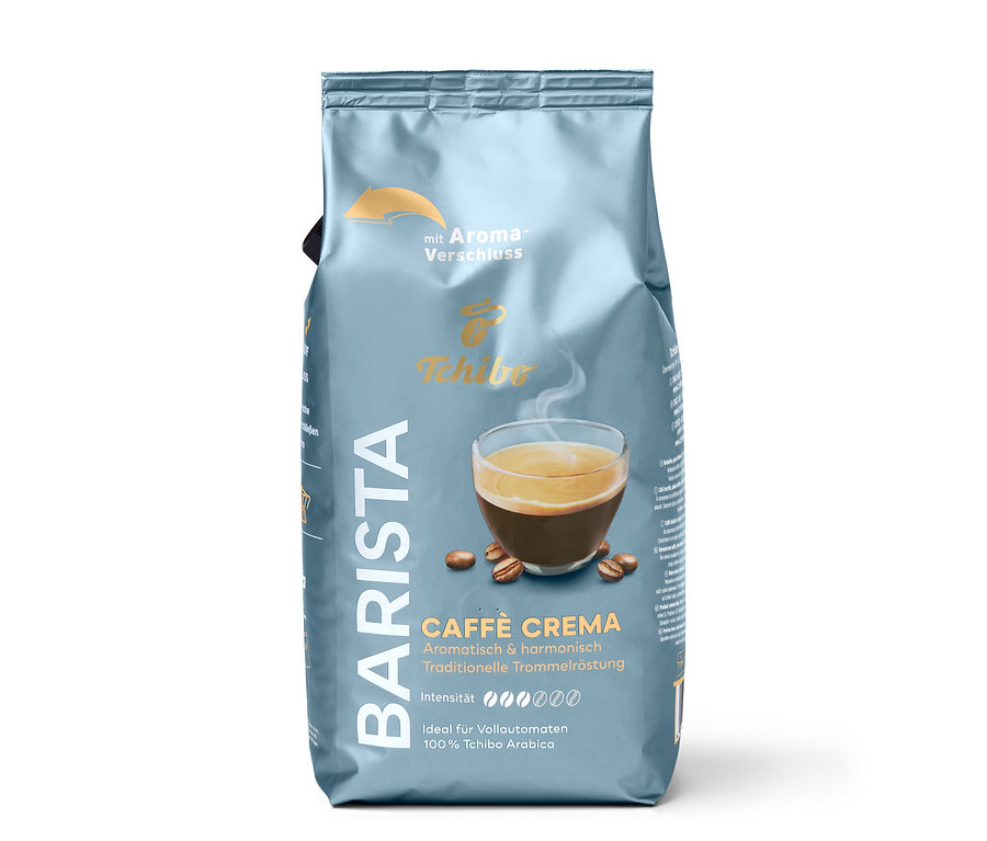 Blaugraue Packung Tchibo Barista Caffè Crema Kaffee. Auf der Packung sind eine Tasse Kaffee und Kaffeebohnen abgebildet.