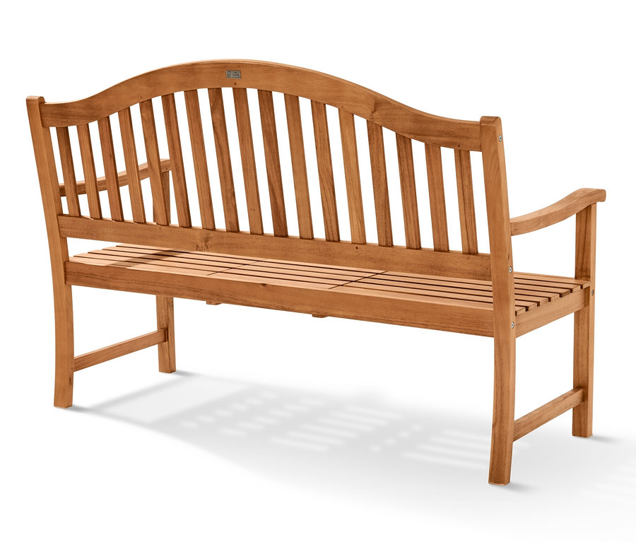 Eine Gartenbank, 3-Sitzer, aus Holz.