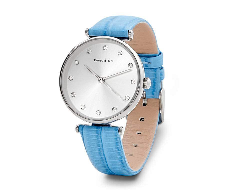 Nahaufnahme einer Armbanduhr mit Lederband und Kristallen.