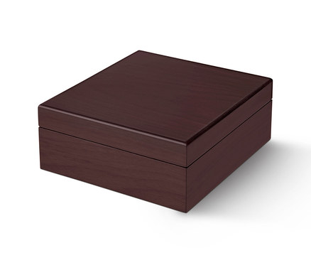Ein brauner Holz-Uhrenkasten.