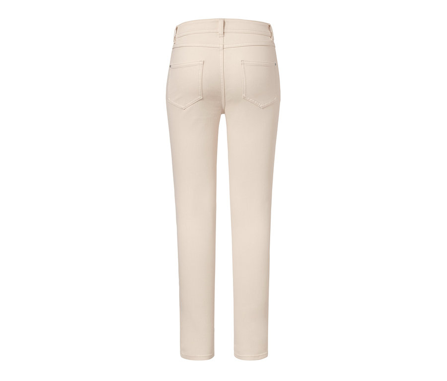 Detailansicht der Rückseite einer Skinny Jeans.