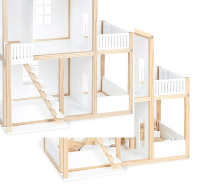 Pinolino Puppenhaus »Ida« mit weißen Wänden und hellem Holzrahmen.