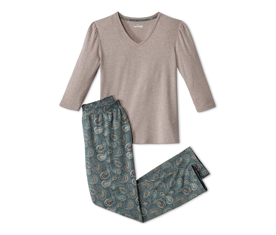 Beiger Pyjama mit langärmligem Oberteil und gemusterter Hose.