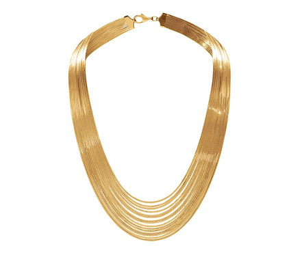 Mehrreihige goldene Halskette auf weißem Hintergrund. Layerkette, 925 Silber vergoldet