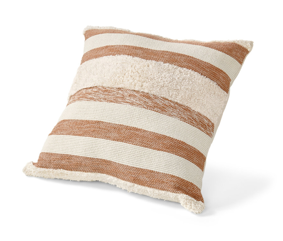 Dekokissen mit beigen und braunen Streifen.