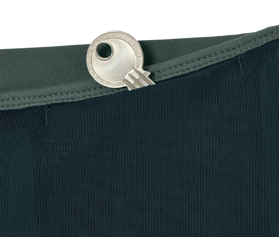 Nahaufnahme der Bodyforming-Sporttight mit Schlüssel in der Tasche.