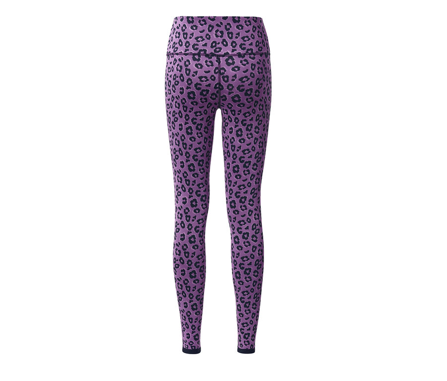 Nahaufnahme der Wende-Sporttight in Blau und Lavendel mit Leopardenmuster.