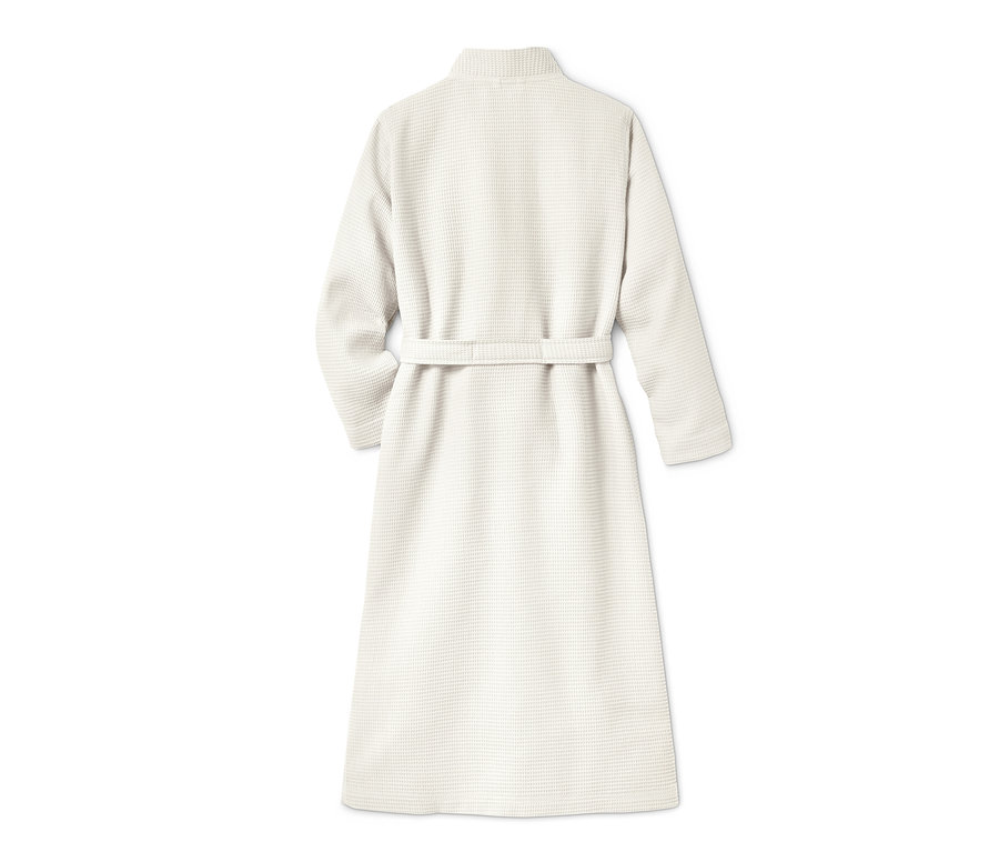 Ein weißer Damen-Bademantel mit Gürtel von hinten.