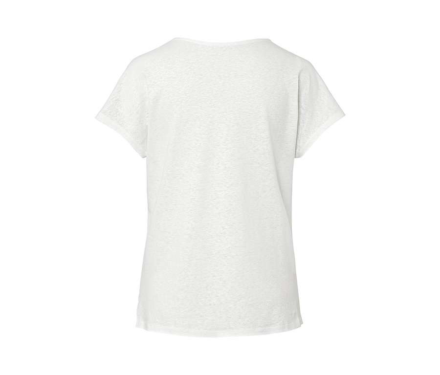 Detailansicht eines cremeweißen Leinen-Shirts.