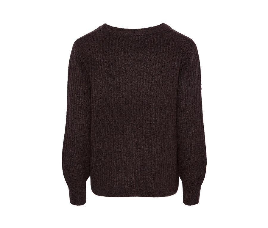 Detailaufnahme eines braunen Strickpullovers.