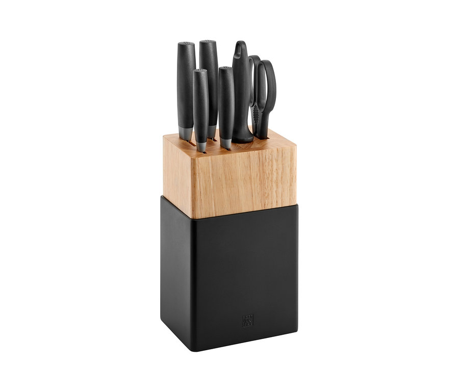 ZWILLING 7-teiliger Messerblock »Now S« mit Holzblock und schwarzem Sockel.