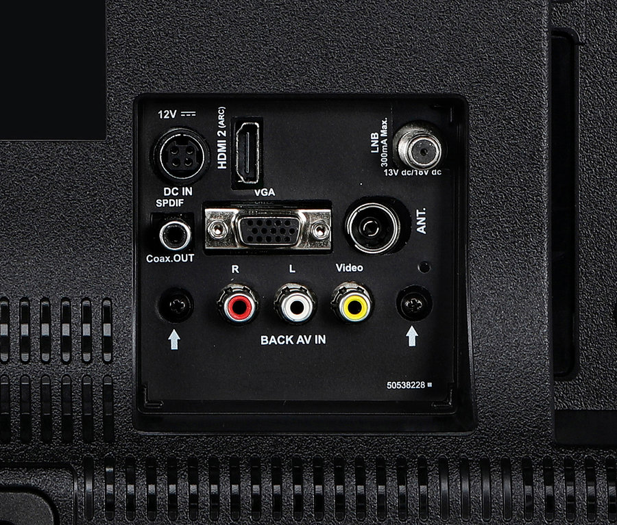 Detail der Rückseite eines schwarzen Lenco 24"-HD-LED-Fernsehers mit DVD-Player, der die Eingänge zeigt.