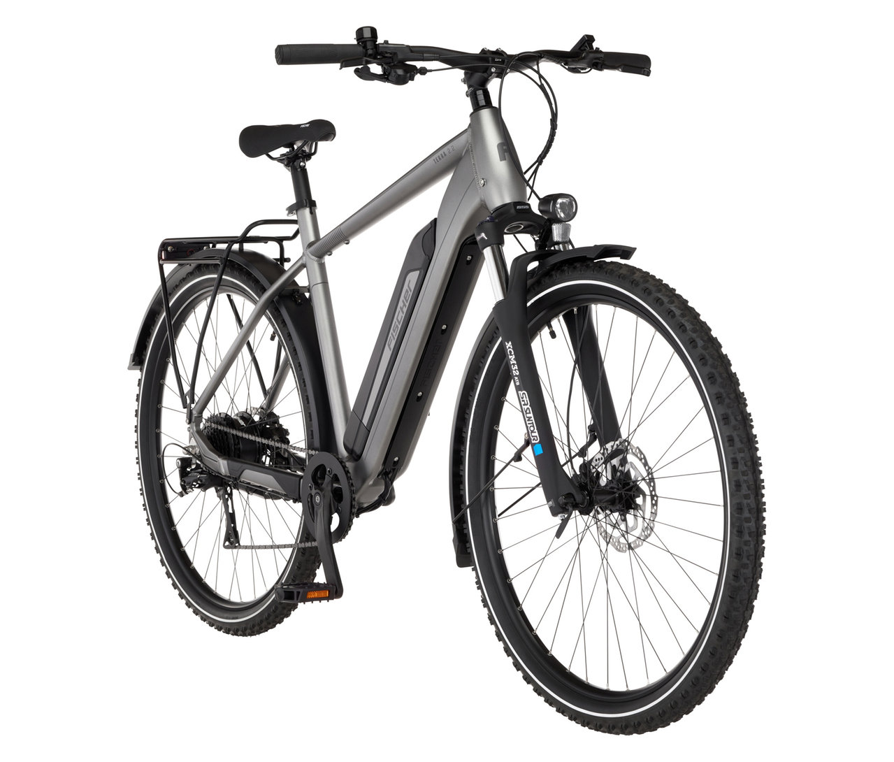 Graues FISCHER Trekking-E-Bike TERRA 2.2 ACTIVE mit Diamant Rahmen, von vorne fotografiert.