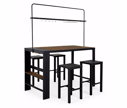 Leco Bartisch mit brauner Tischplatte und vier schwarzen Hockern mit Ablage unter der Tischplatte.