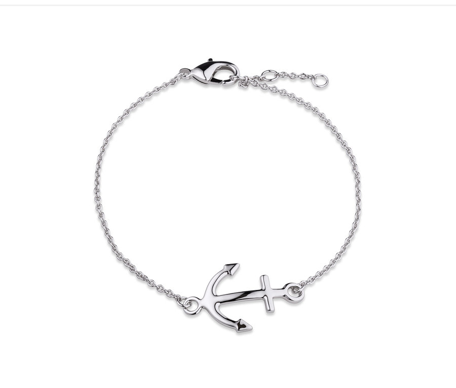 Silbernes Armband mit Anker-Motiv.