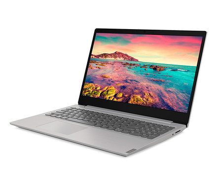 Silbernes Lenovo-Notebook »S145-15IWL« mit Strand auf dem Bildschirm.