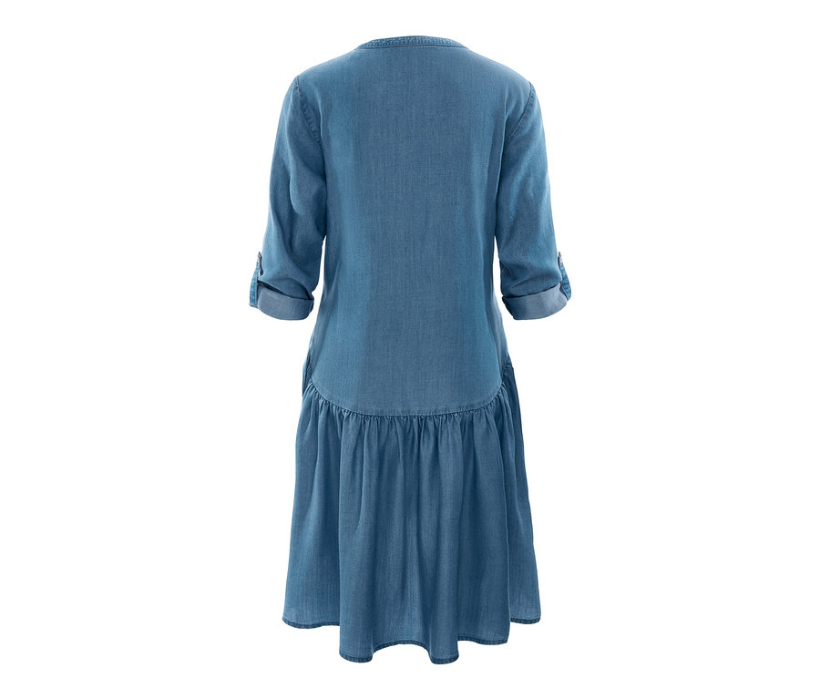 Blaues Jeanskleid mit langen Ärmeln und Volantrock.