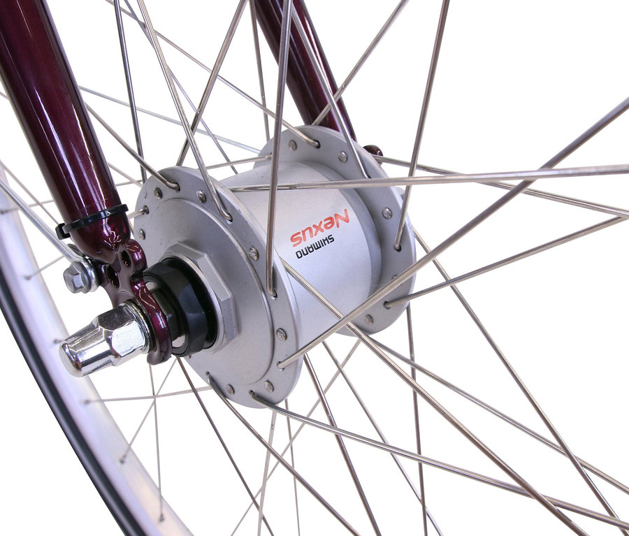 Detailaufnahme vom Vorderrad des HAWK Bikes Cityrad »City Classic Joy Bordeaux«.